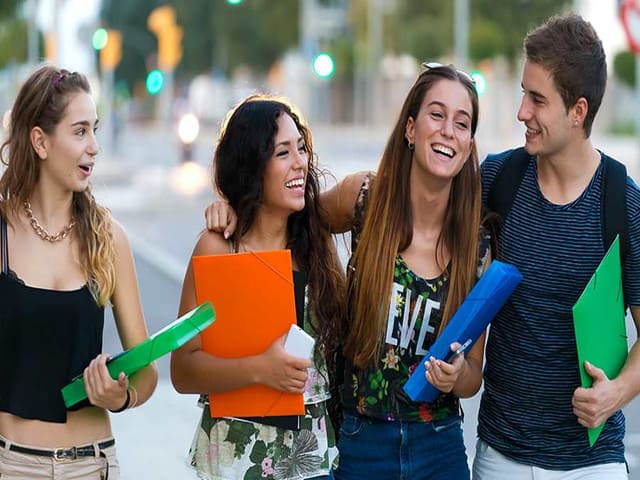 frasi sull'amicizia fra i banchi di scuola