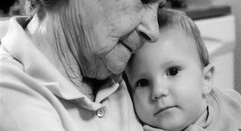 Poesie sui nonni: 42 dediche commoventi