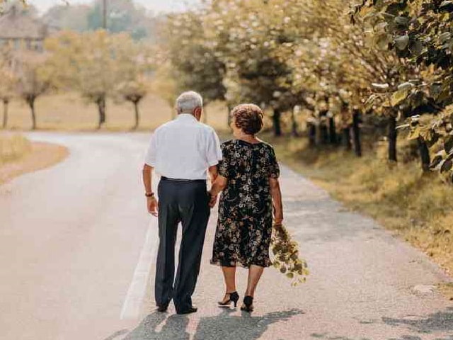 50 anni di matrimonio: 75 frasi, immagini e video da dedicare