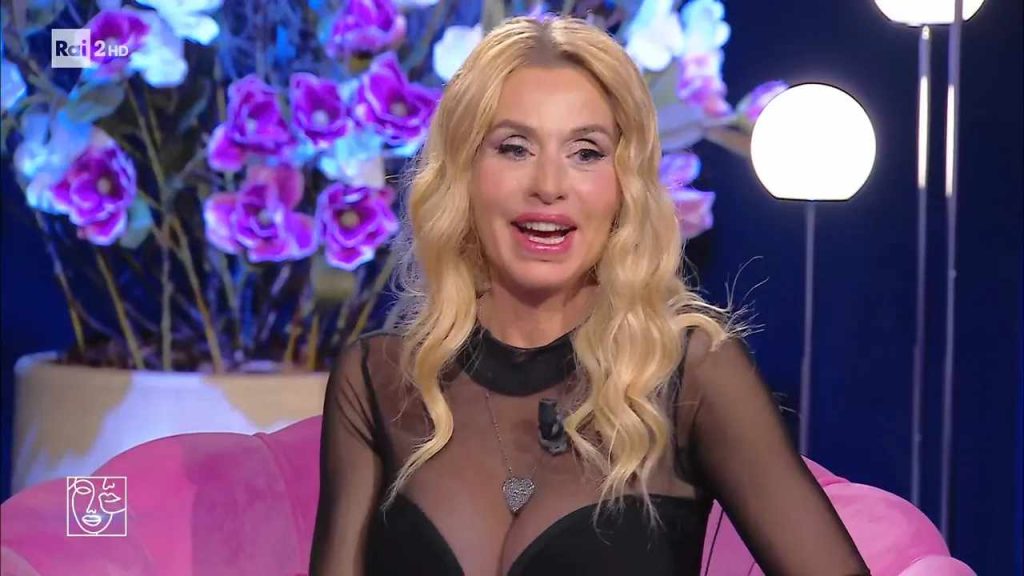Il rompicapo di Valeria Marini: trova le stelle nascoste entro 10 secondi | Questo TEST ha messo in crisi il 98 % del web