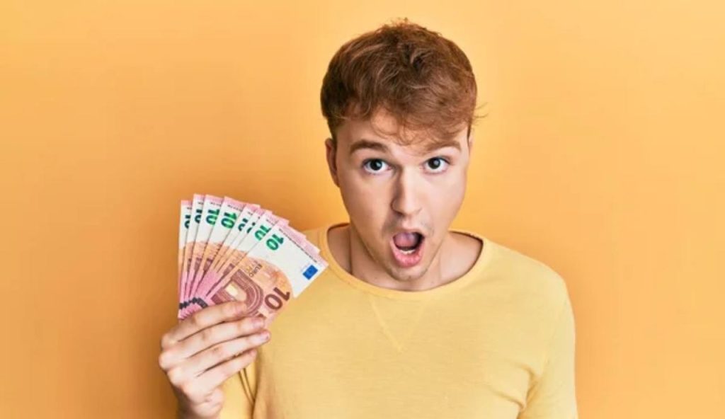 150€ in più da pagare per tutti: ora è obbligatorio | Chi non è in regola non esce di casa