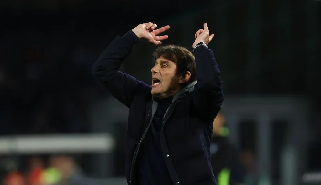 “Sono molto stanco: tutto passa in secondo piano”: Conte scrive l’addio al Napoli I Tutto già sancito: “Piazza bellissima ma…”