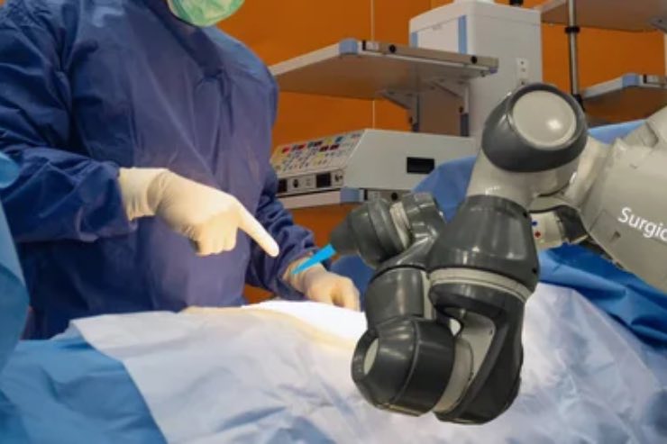 Operati robot questo ospedale interventi sabato domenica