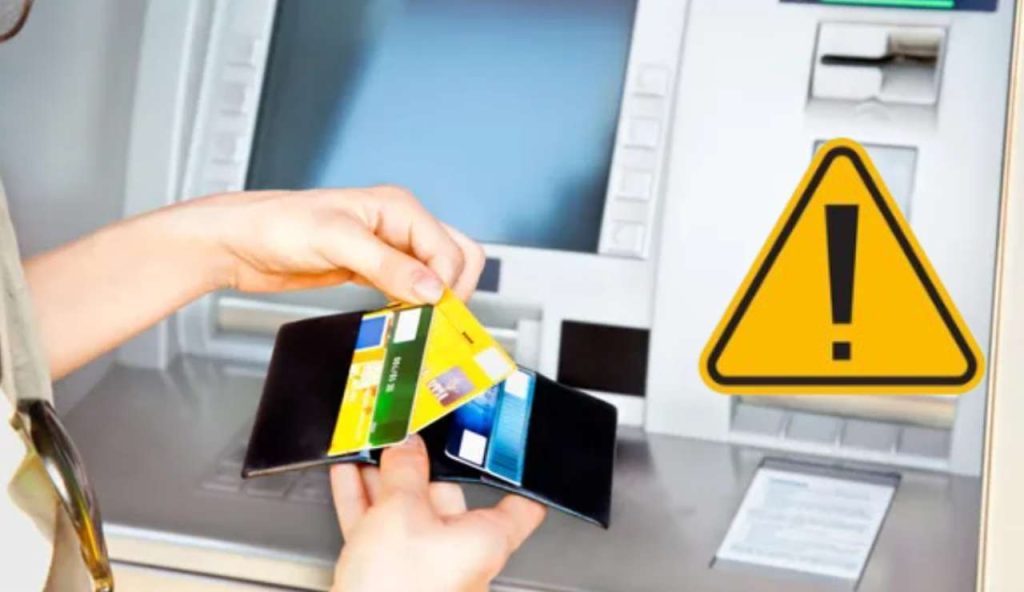 Paura agli sportelli del Bancomat: fare un prelievo è rischioso se fai questo stupido errore