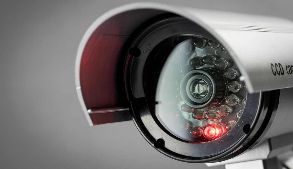 Città Tappezzata di Telecamere: se ci vivi sei dentro il Grande Fratello | Controllano tutto
